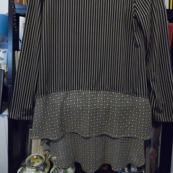 CAMILLE & COMPANY SZ MED. TOP - Picture 2 of 4